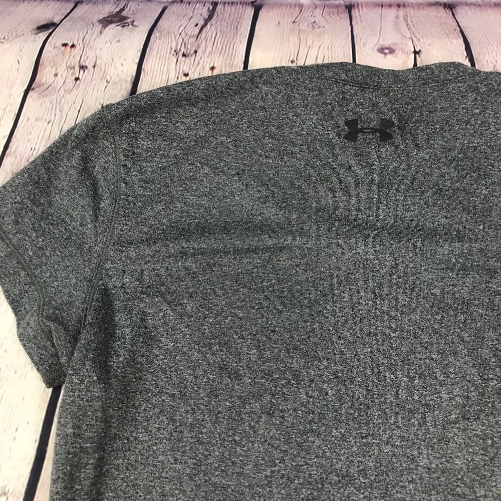 Under Armour Fitted Gray Tee Short Sleeve Tshirt - Picture 5 of 5